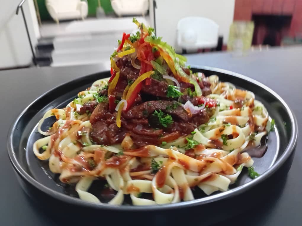 Refined Roots Lounge and Restaurant: appetizing, high-quality food photography