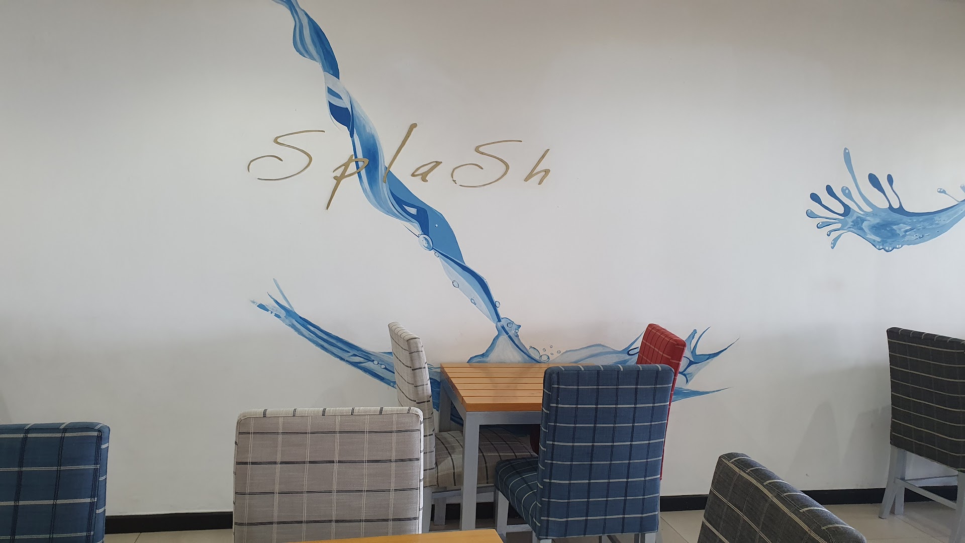 Splash Rooftop Restaurant: venue interior and branding
