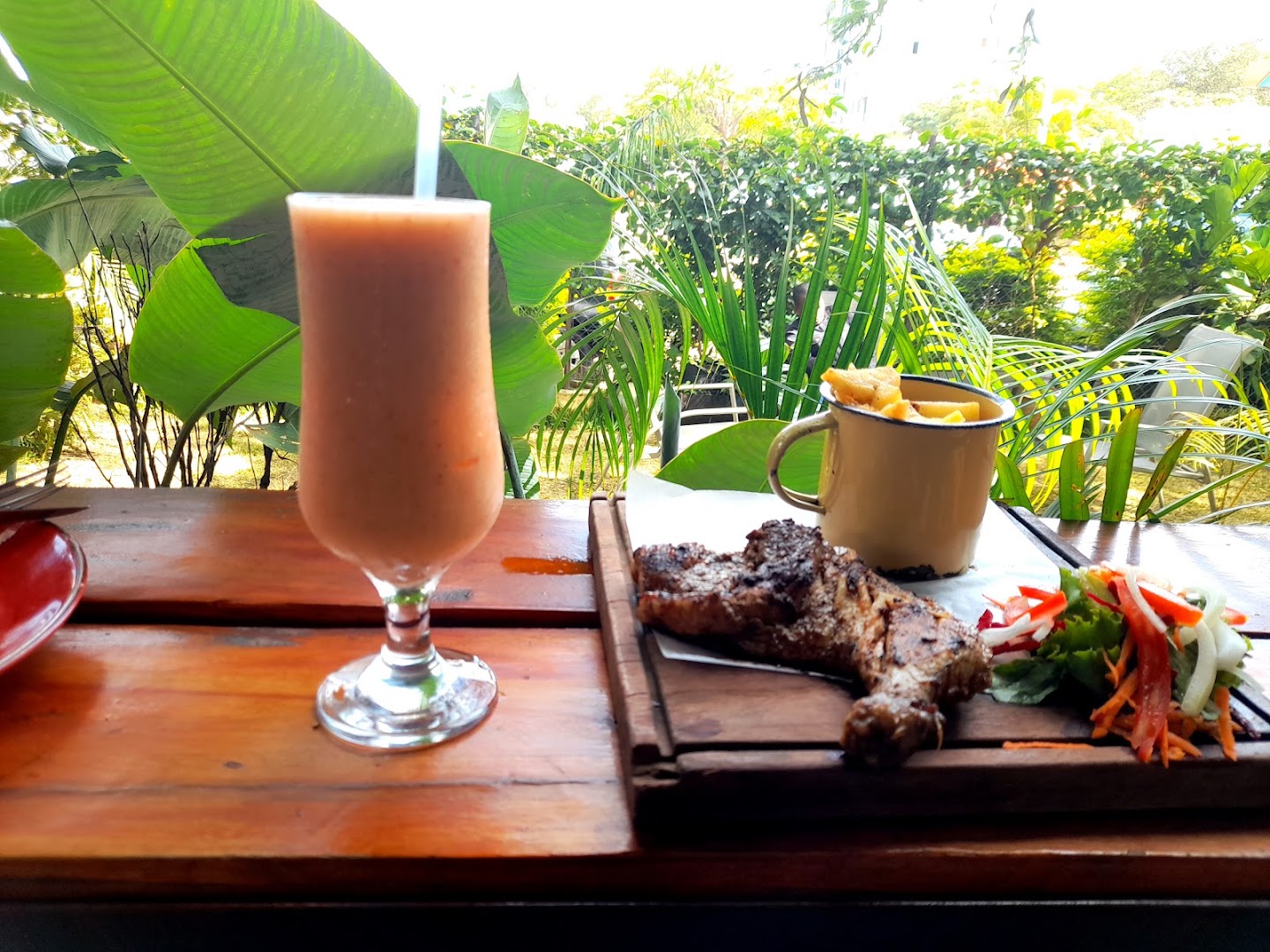 Khichini Hub: appetizing food and drink presentation