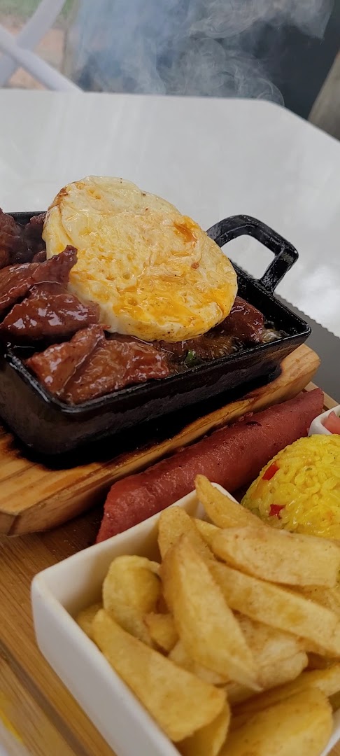 M'dede Restaurant: appetizing, high-quality food photography