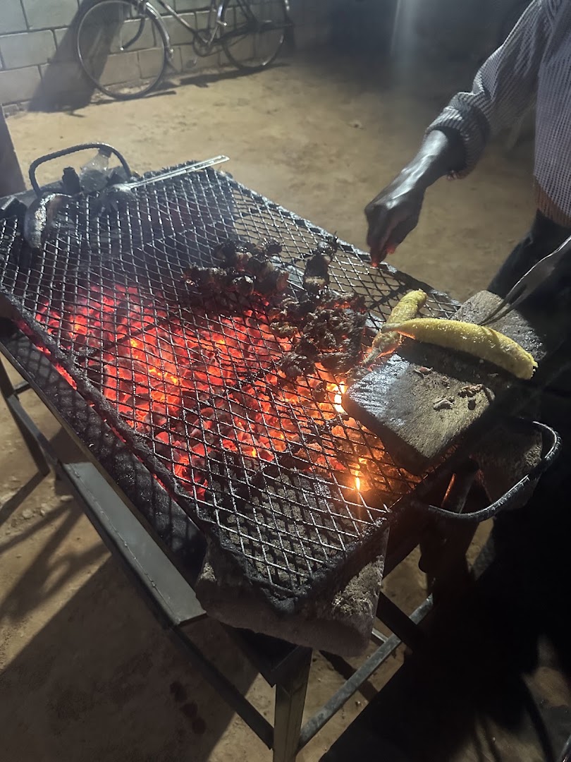 Linde Lounge & Grill: appetizing photo of grilled food