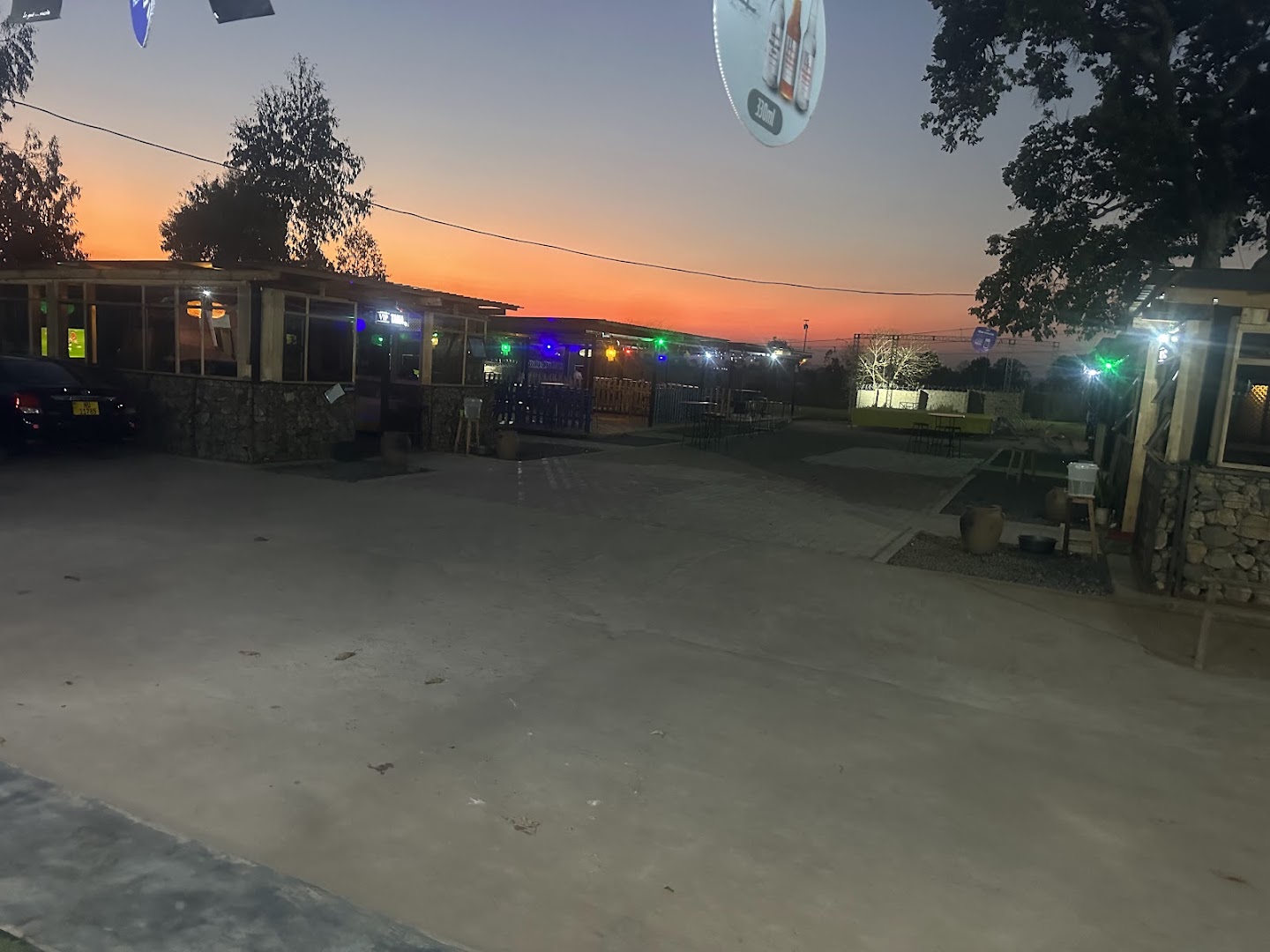 Linde Lounge & Grill: attractive sunset view of venue