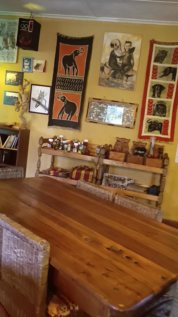 Macondo Camp: restaurant interior and atmosphere