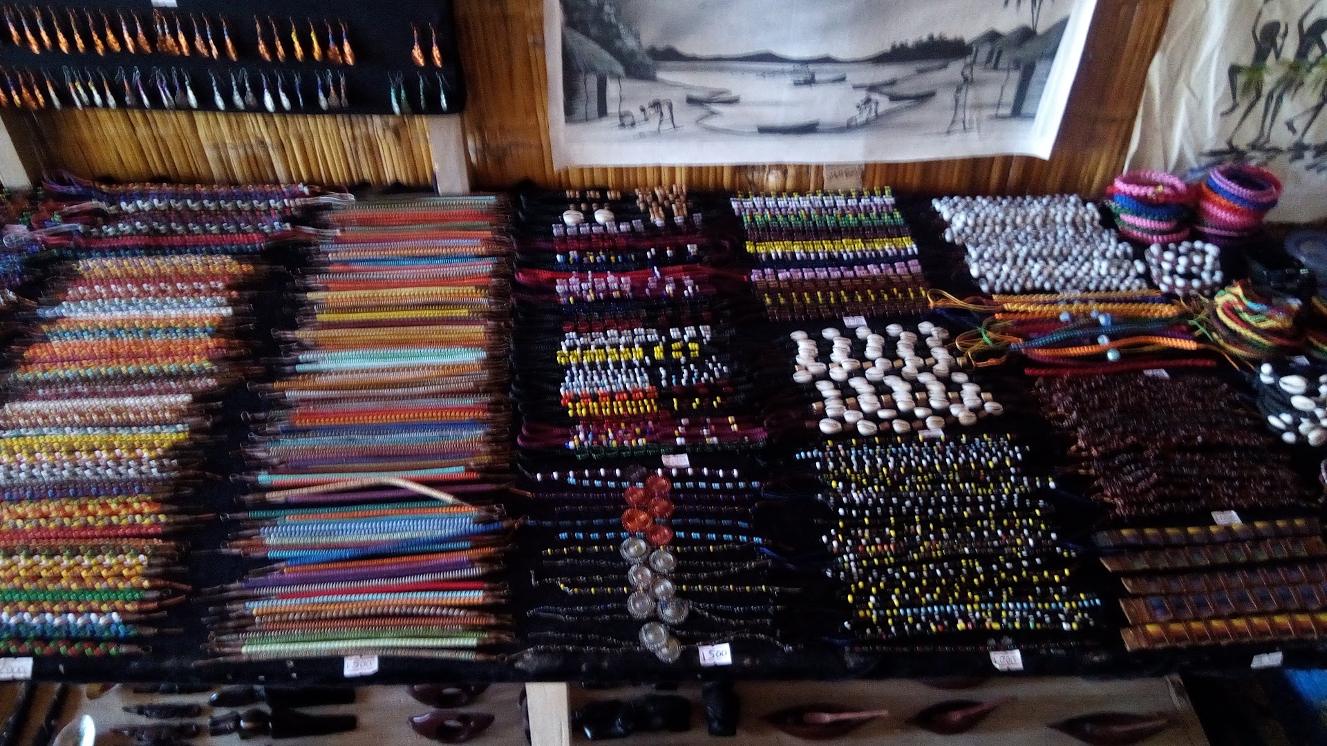 Bamboo Shop: clear display of shop products