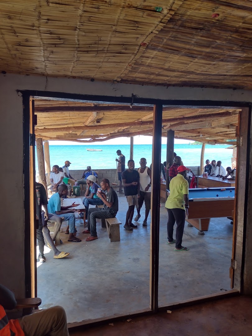 Chifundo's Bar: venue atmosphere and patrons