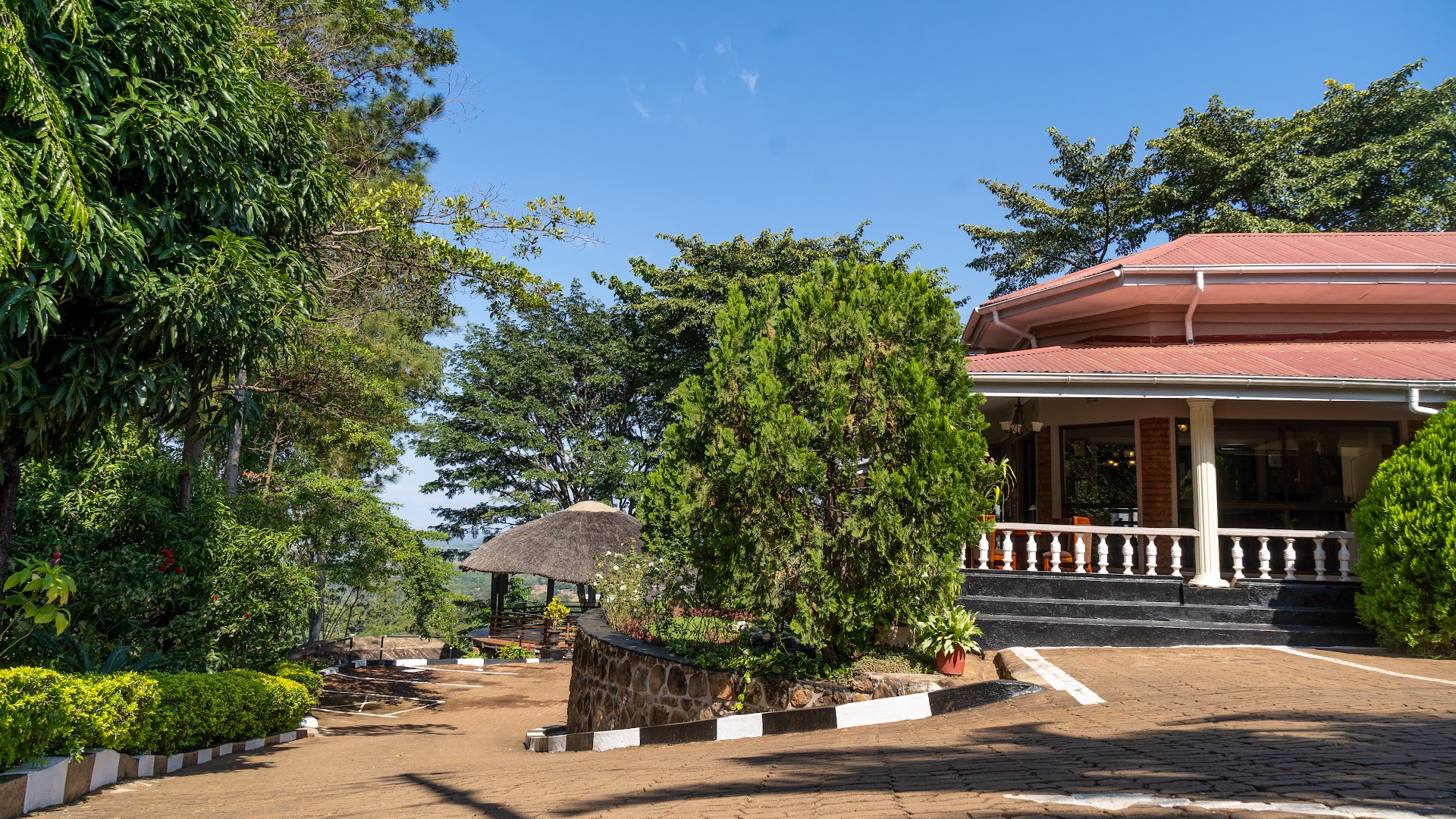 Villa Kupa: clear, professional exterior venue shot