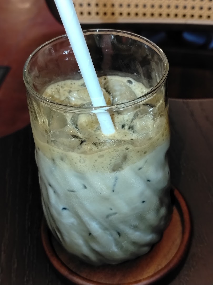 Egg Percent: appetizing photo of iced coffee