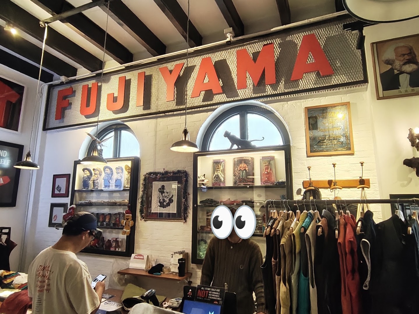 Fujiyama Street Market: clear shop interior and branding