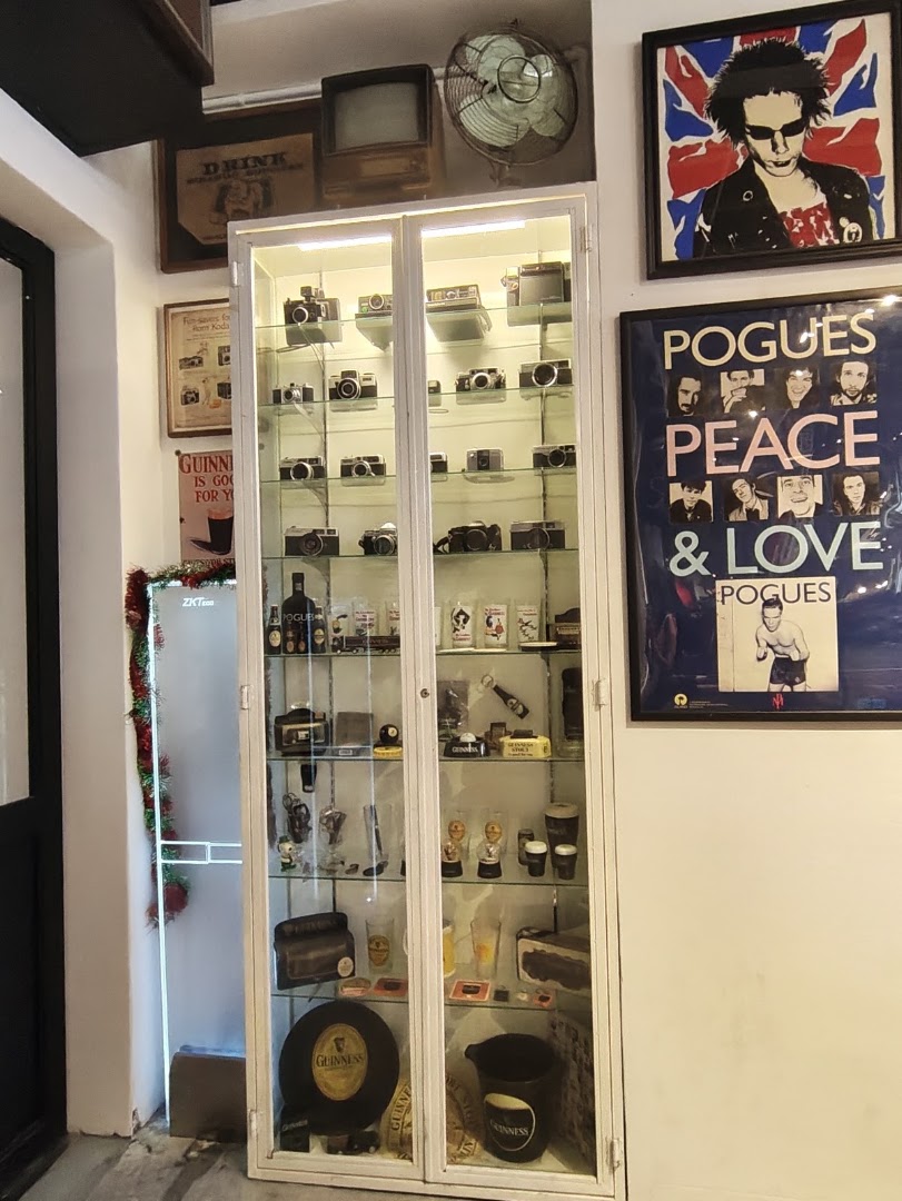 Fujiyama Street Market: clear display of shop products