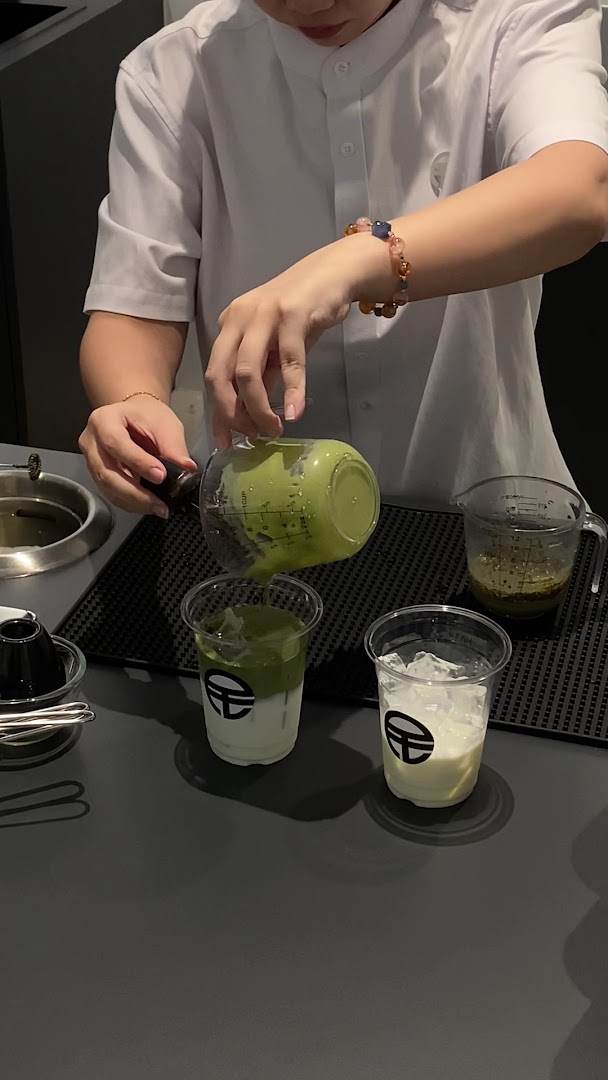 Min Matcha: high quality drink preparation shot