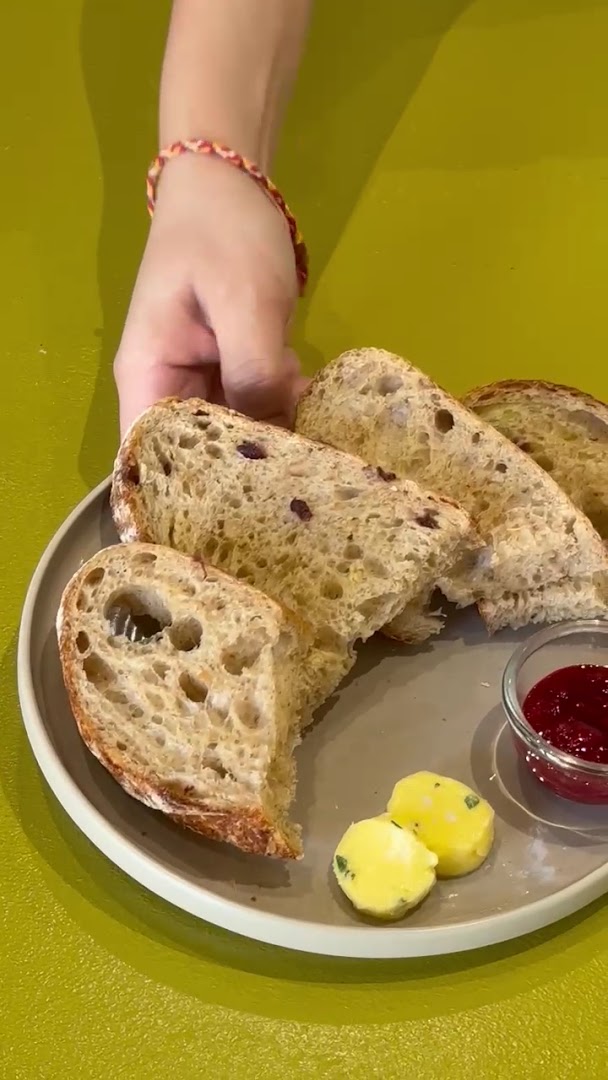 Moonshine Cakes and Coffee: appetizing photo of fresh bread