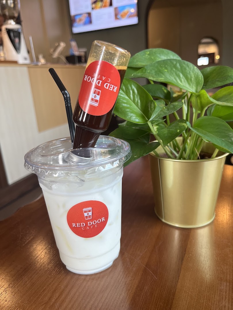 Red Door Cafe: appetizing photo of signature drink