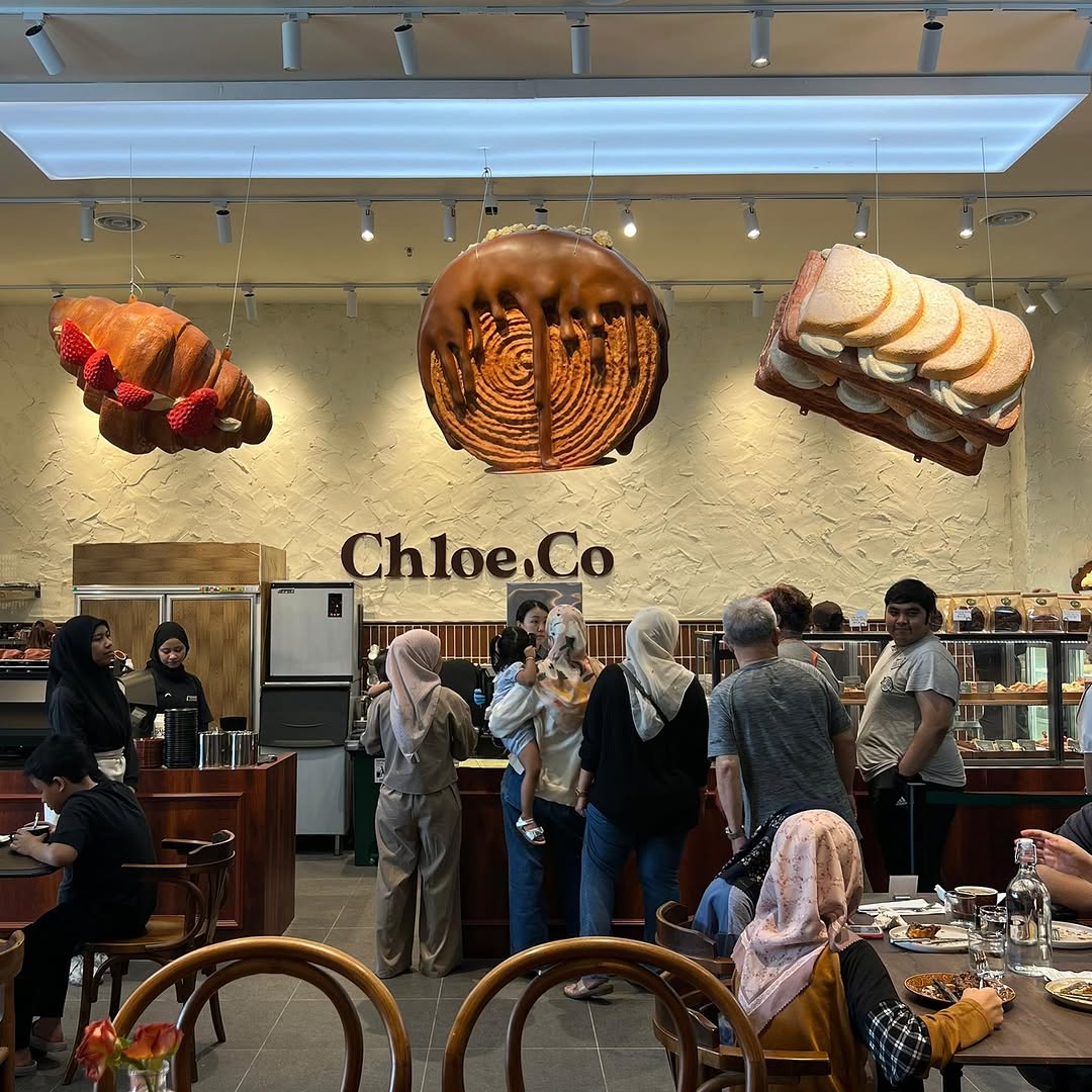 Chloe.co: inviting atmosphere and clear branding