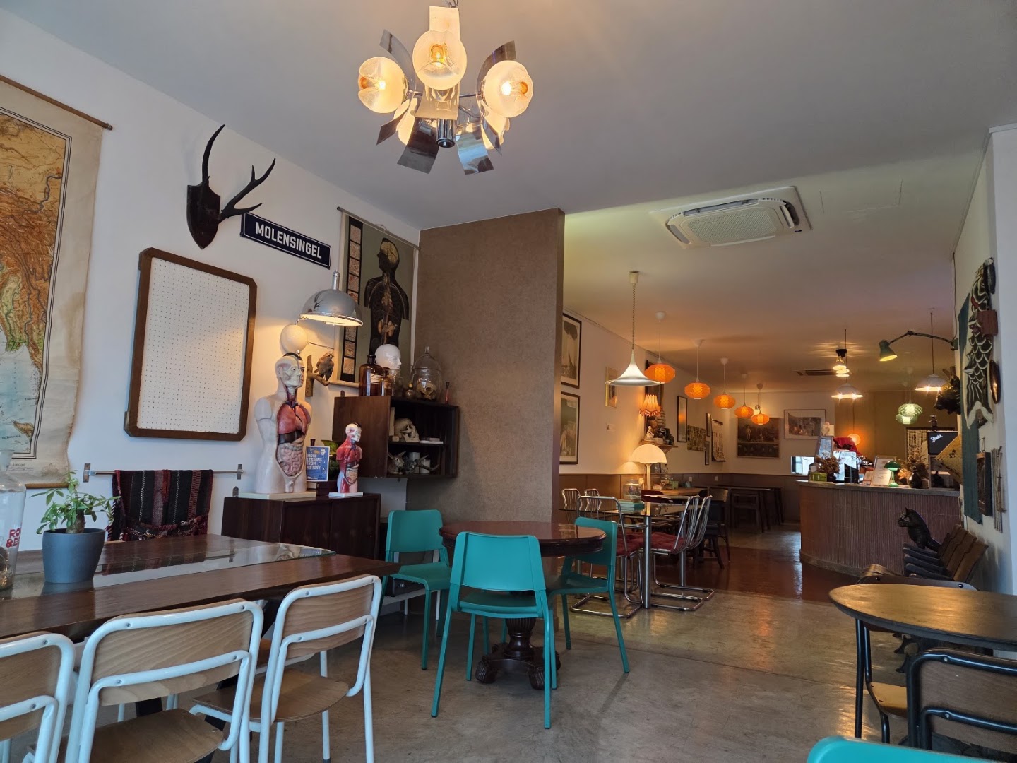 Rowan & Betty Cafe: clear, inviting cafe interior shot