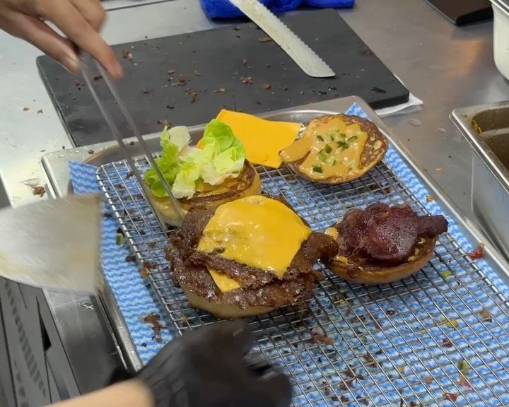 Decker's: appetizing food preparation process