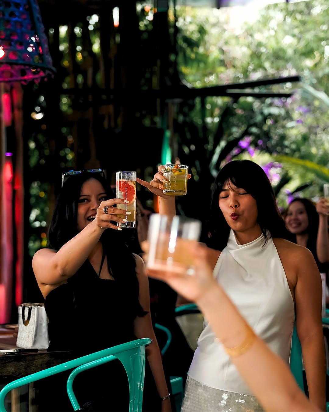 Jambo: vibrant bar atmosphere well