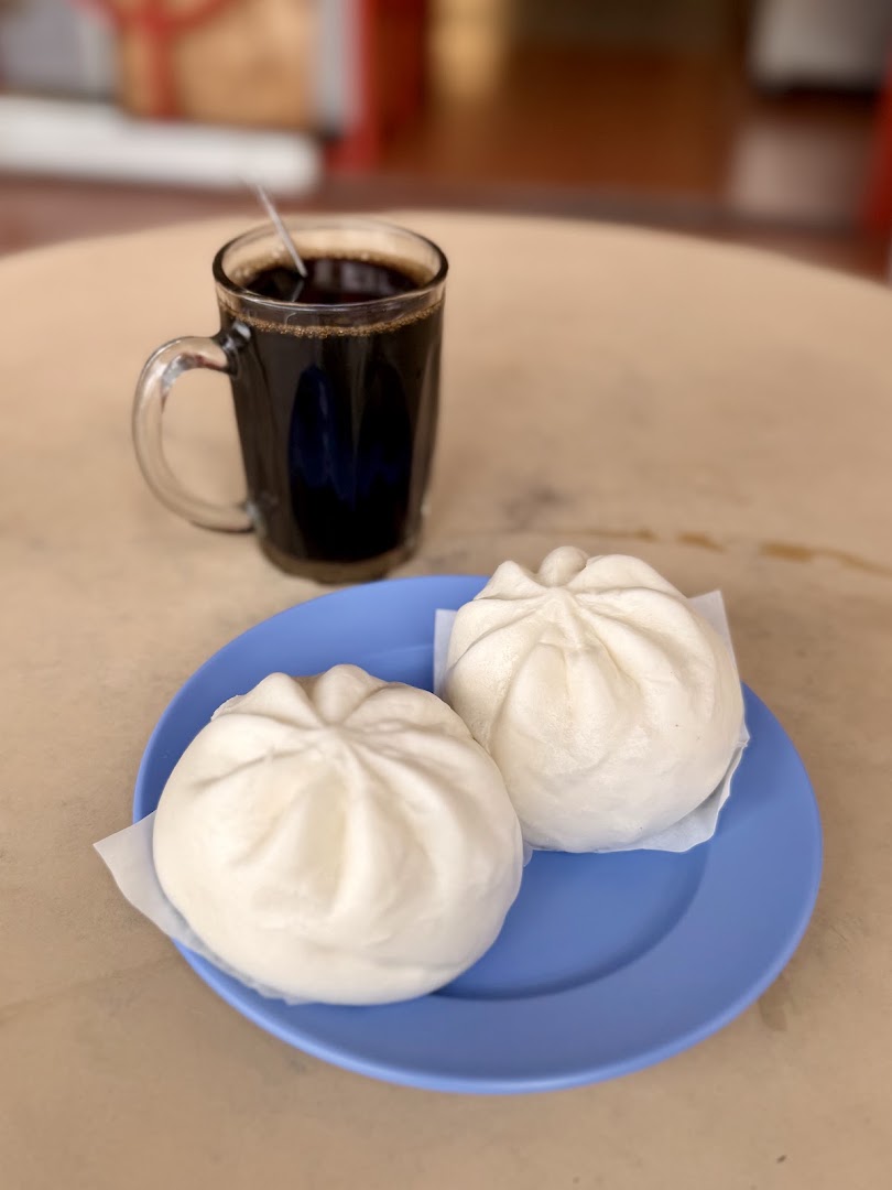 Hong Kong Pau Cafe: appetizing photo of breakfast items
