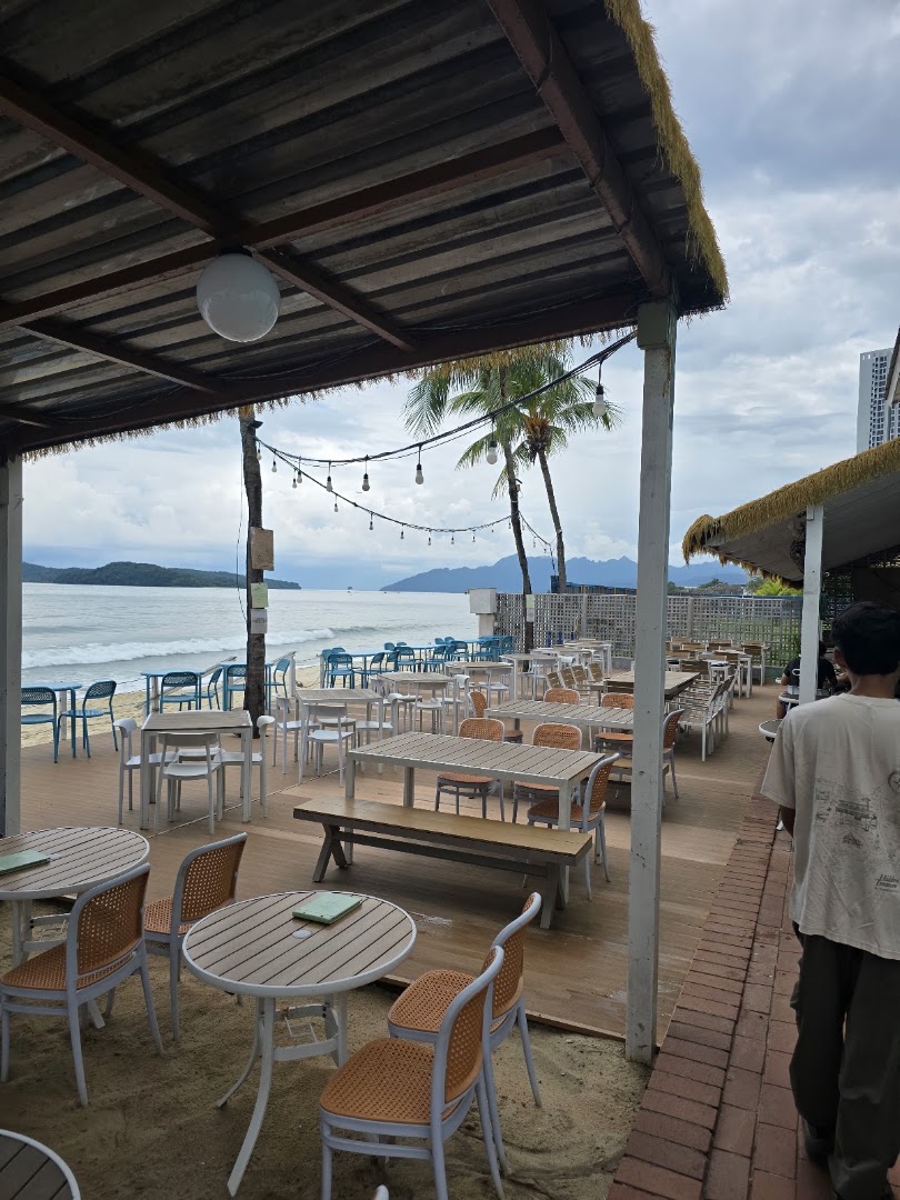 Hidden Langkawi: inviting beachside restaurant atmosphere