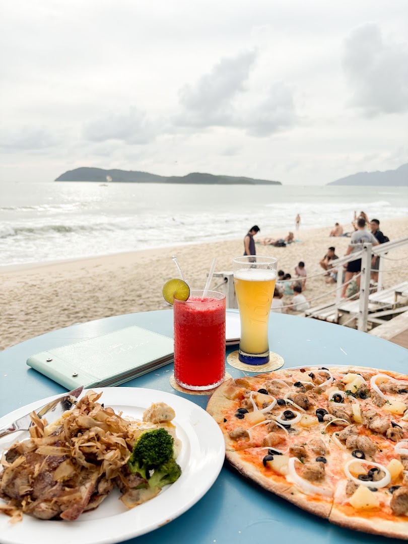 Hidden Langkawi: appealing food and beach view