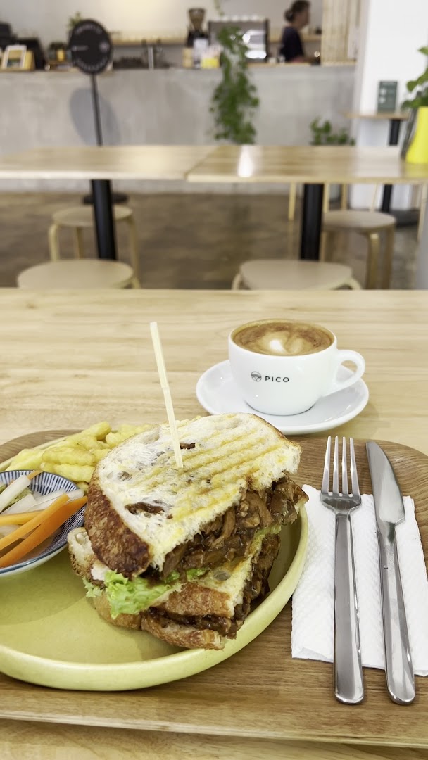 PICO Melaka: appetizing food and drink presentation