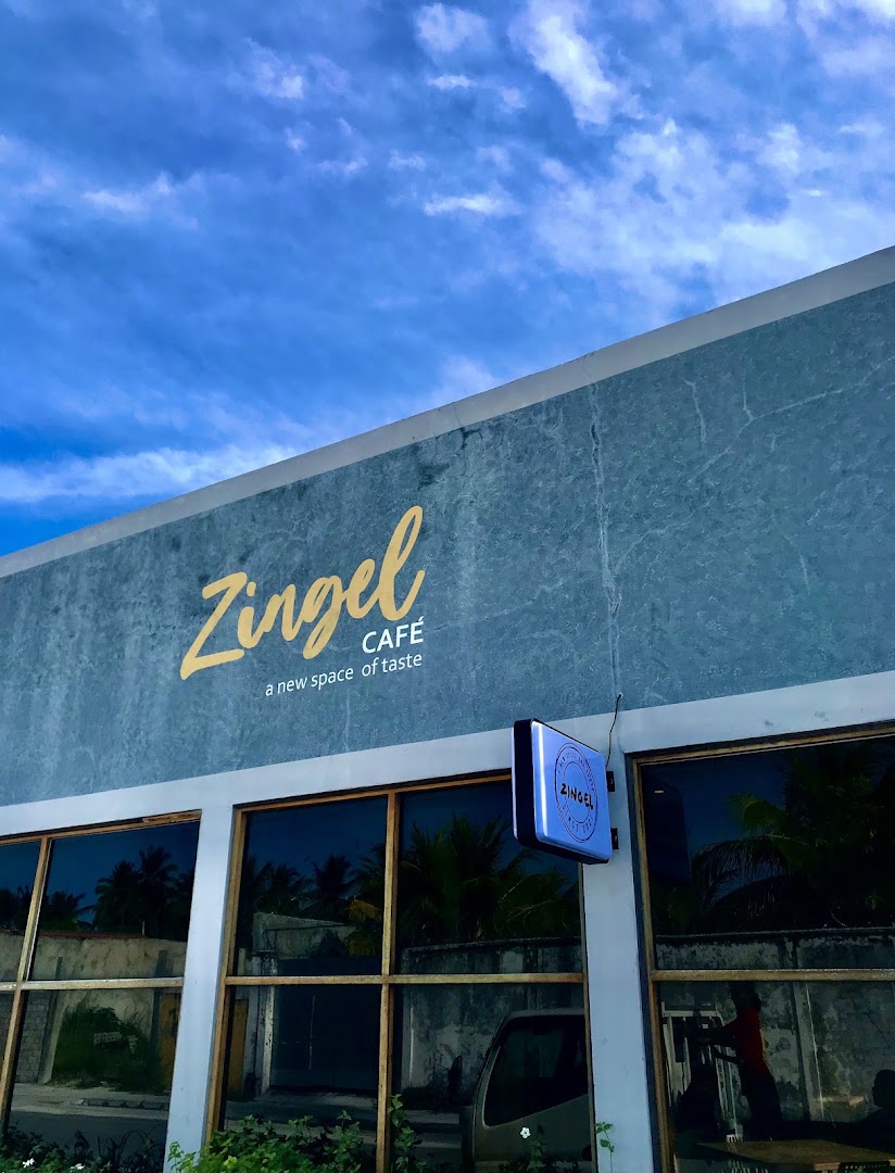 Zingel Cafe: clear exterior shot of venue