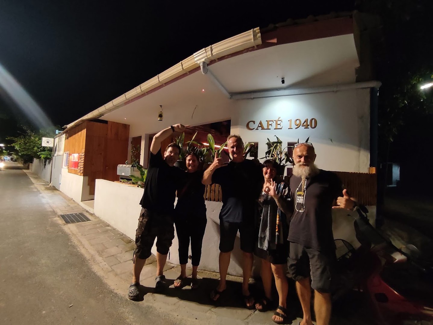 Cafe' 1940: clear photo of venue exterior