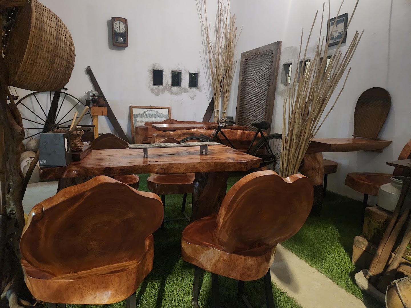 Cafe' 1940: venue interior and atmosphere