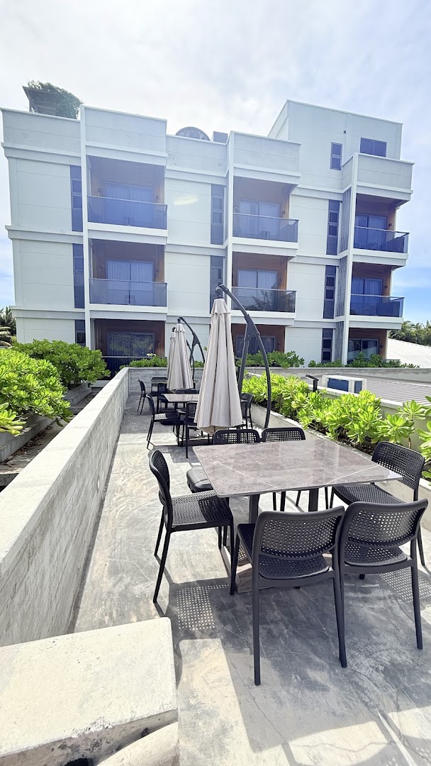 Thresher Cafe' & Bistro: clear photo of outdoor seating
