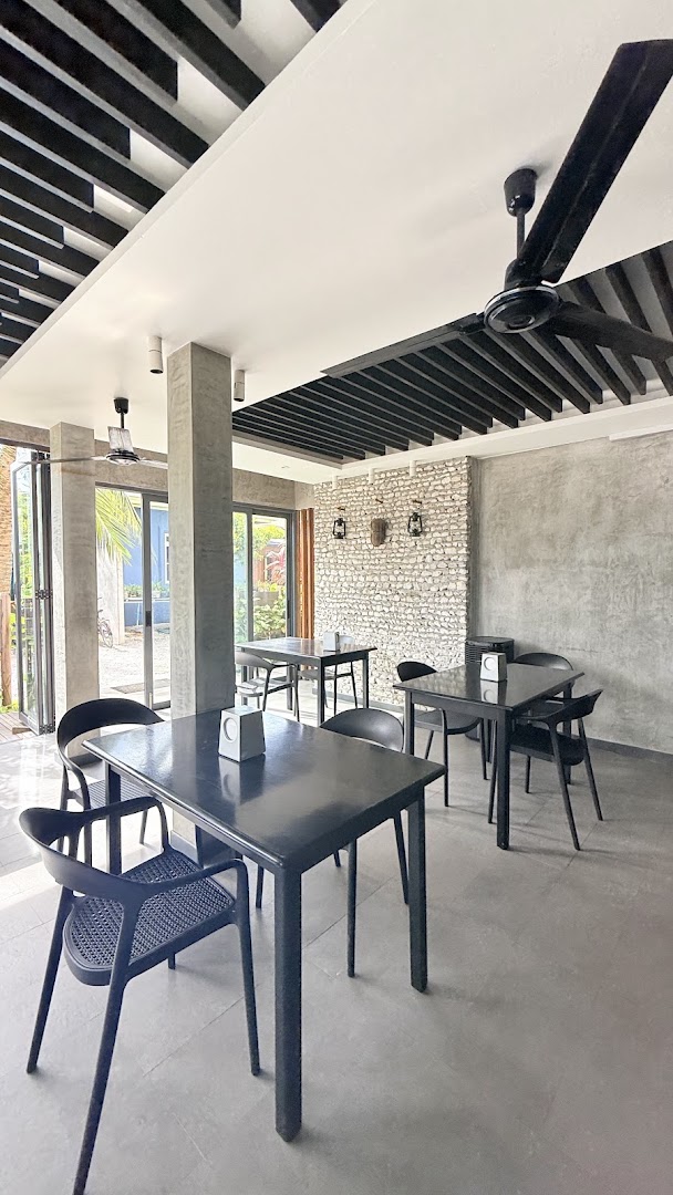 Thresher Cafe' & Bistro: clear photo of restaurant interior