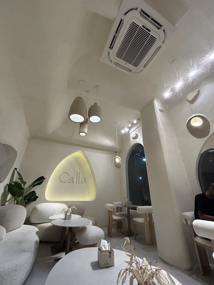 Calla: attractive interior atmosphere and decor