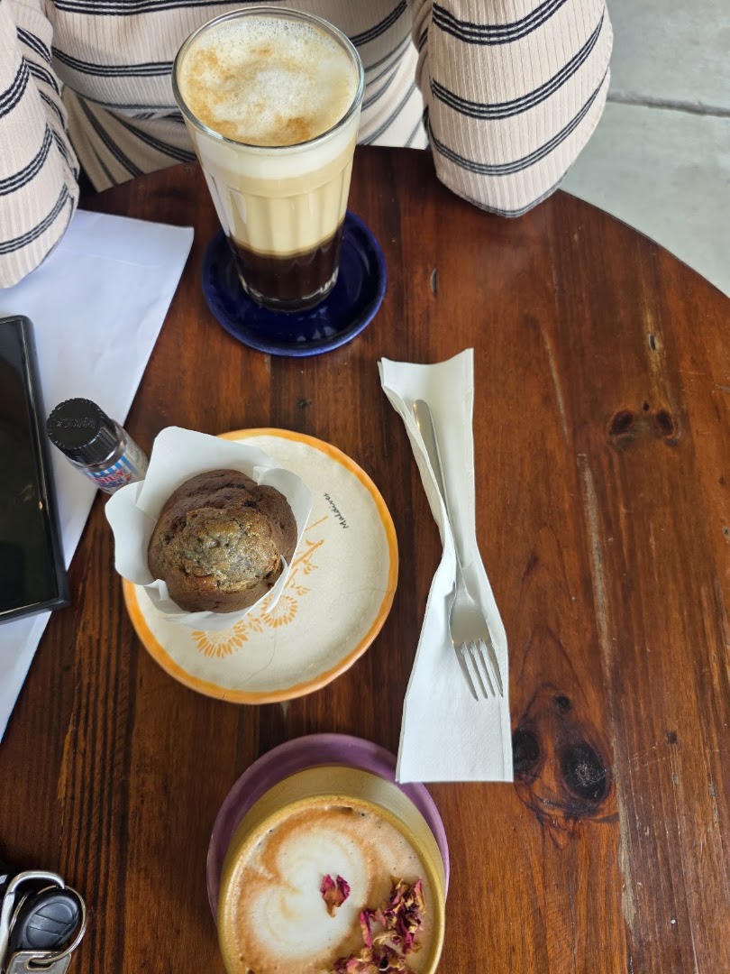 Clay Studio Café: appetizing food and drink presentation