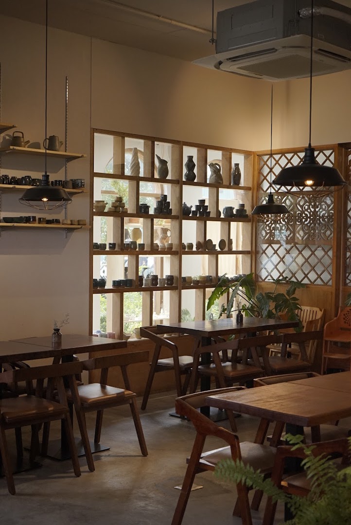 Clay Studio Café: inviting and professional interior shot