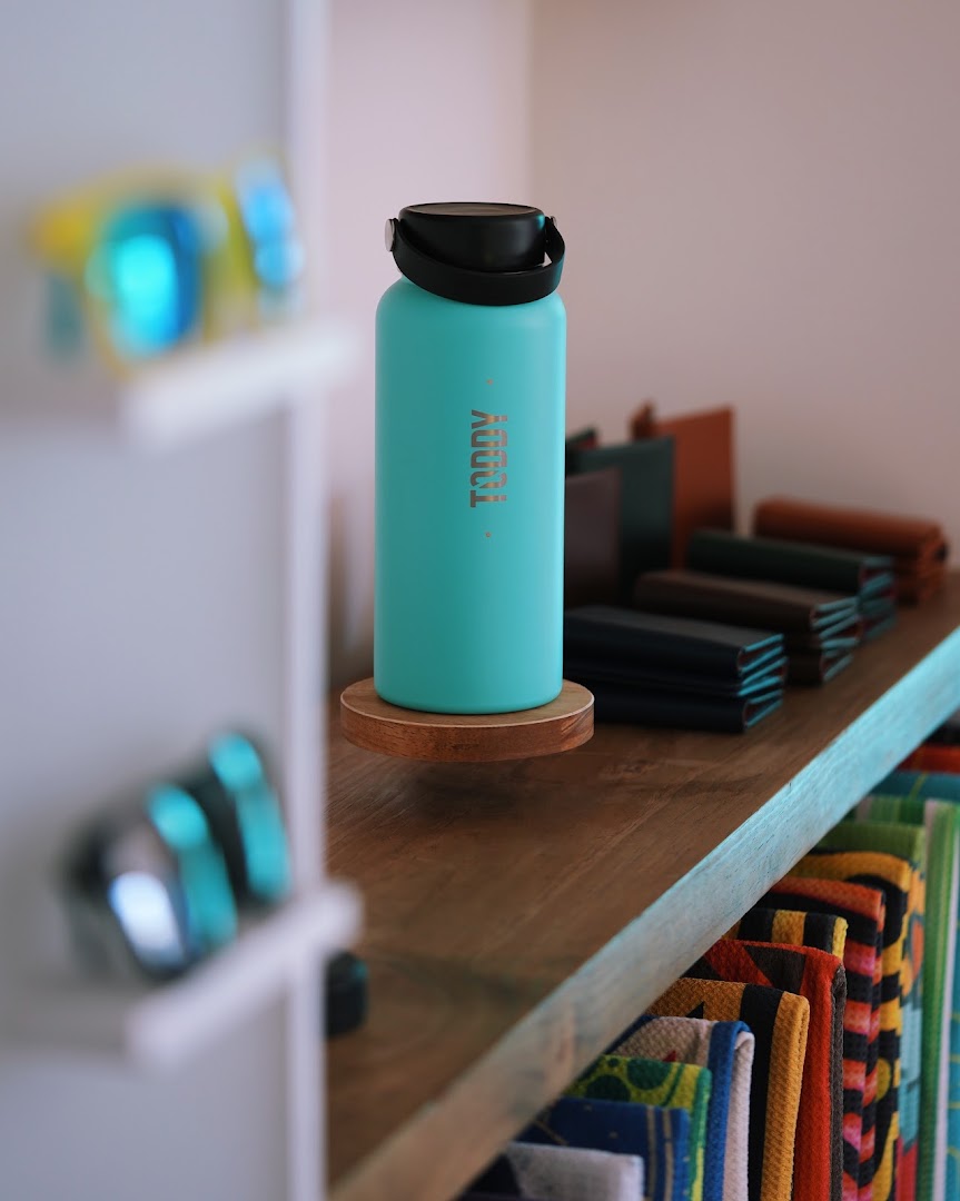 Toddy: clear, professional product display photo