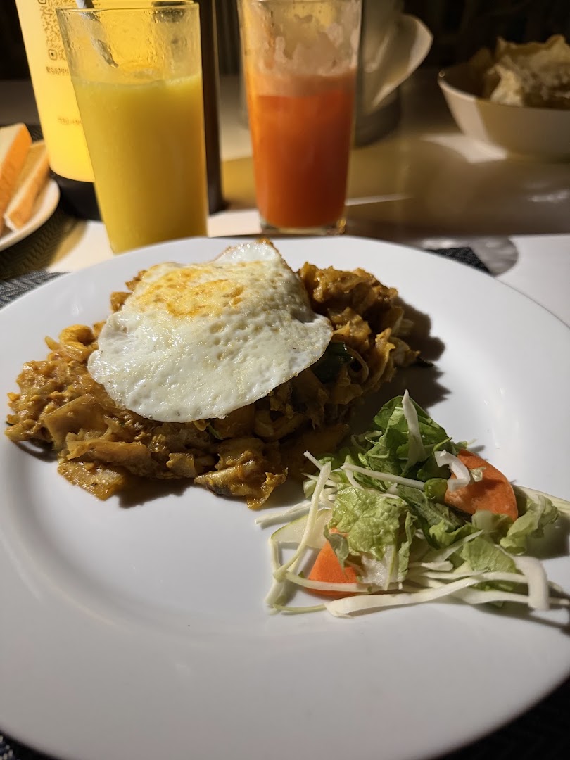 Sapphire Cafe: appetizing food photography