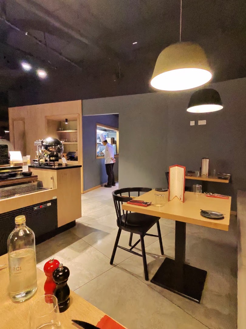 Carvv: clear, professional interior restaurant shot