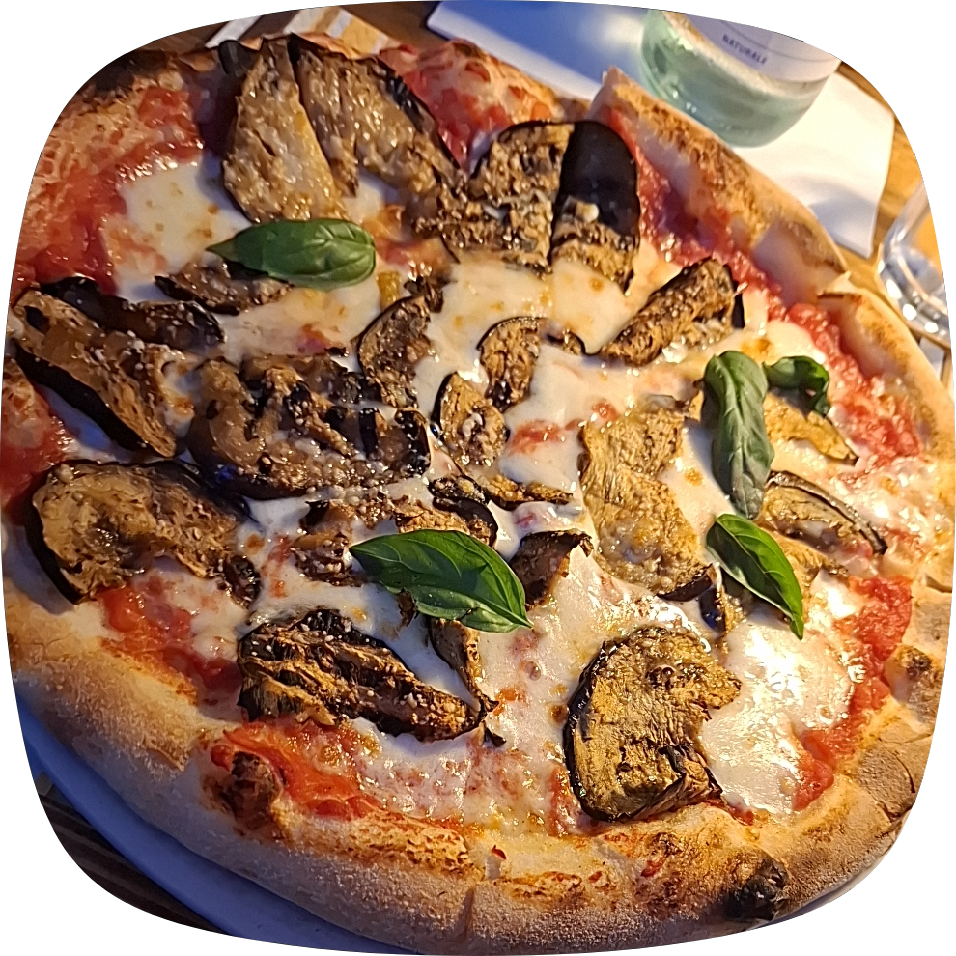 Coogi’s: appetizing photo of restaurant food