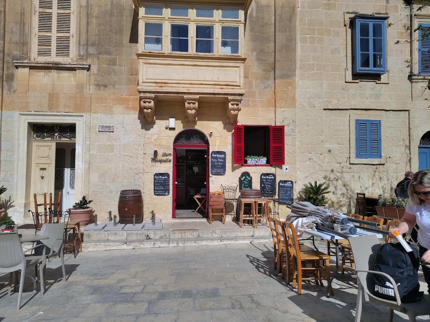 Don Mesquita: clear exterior shot of restaurant