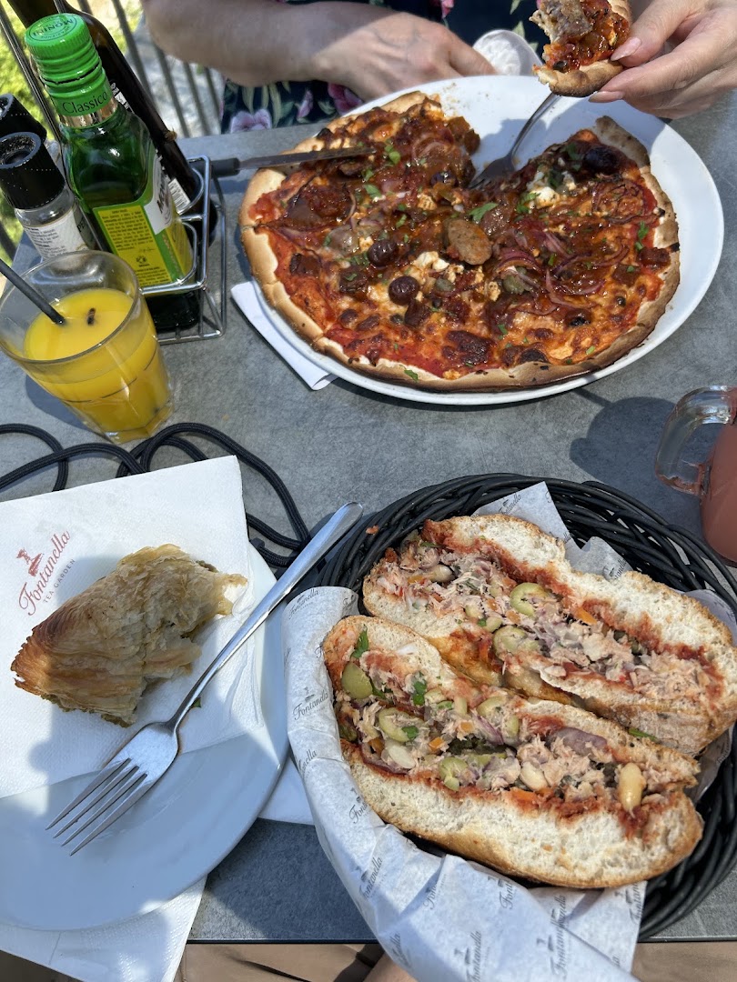 Fontanella Tea Garden: appetizing food photo at venue