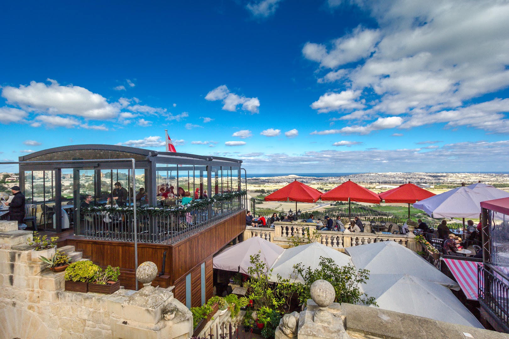 Fontanella Tea Garden: beautiful terrace with scenic view