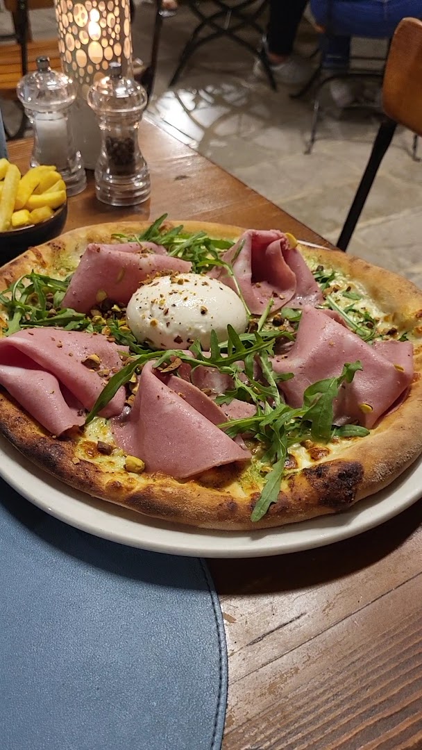 Trattoria A.D. 1530: appetizing, high-quality food photography