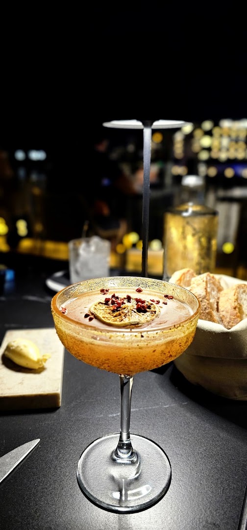 Caviar & Bull: high quality, appealing cocktail shot