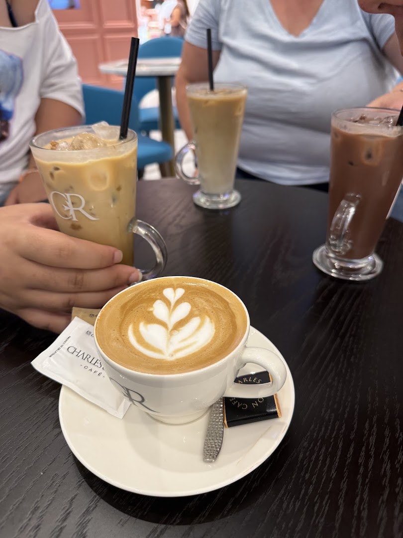Charles & Ron Café: appetizing photo of drinks served