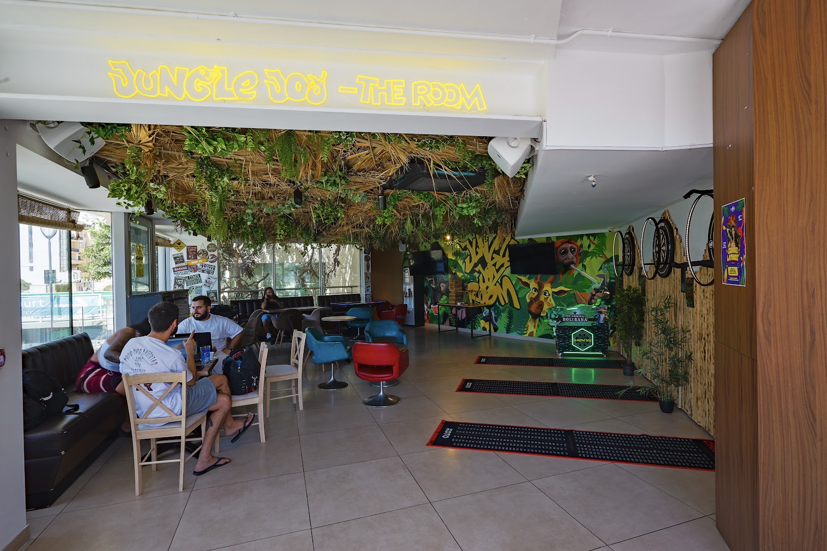 Jungle Joy: clear view of venue atmosphere