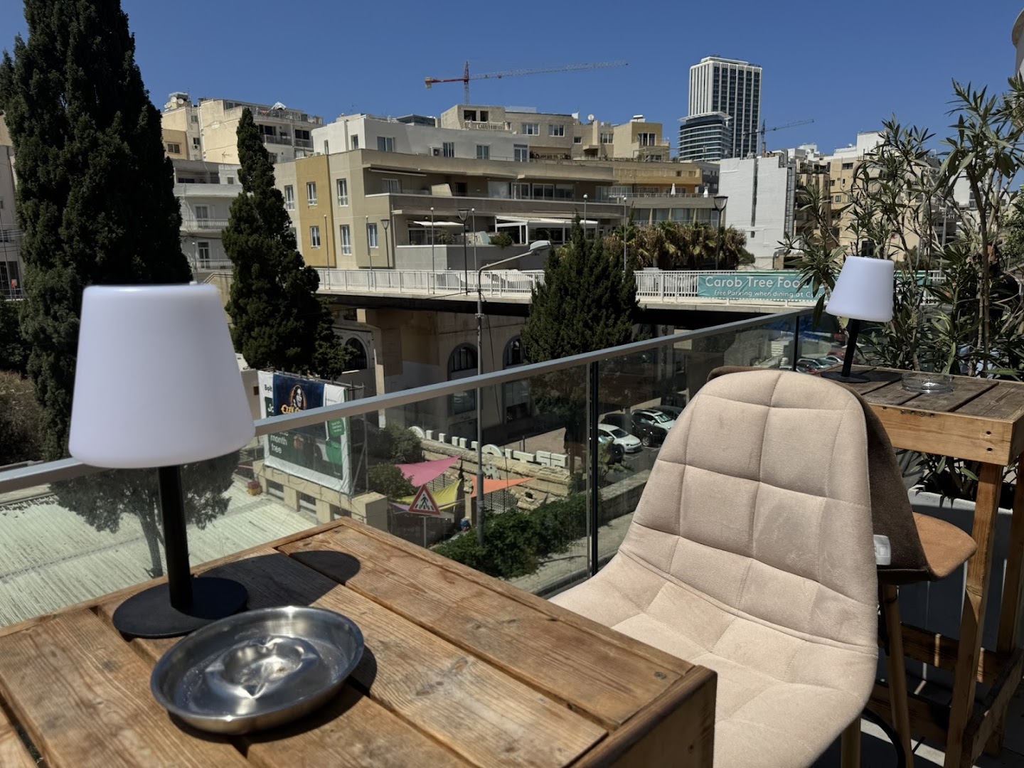 Jungle Joy: inviting terrace atmosphere