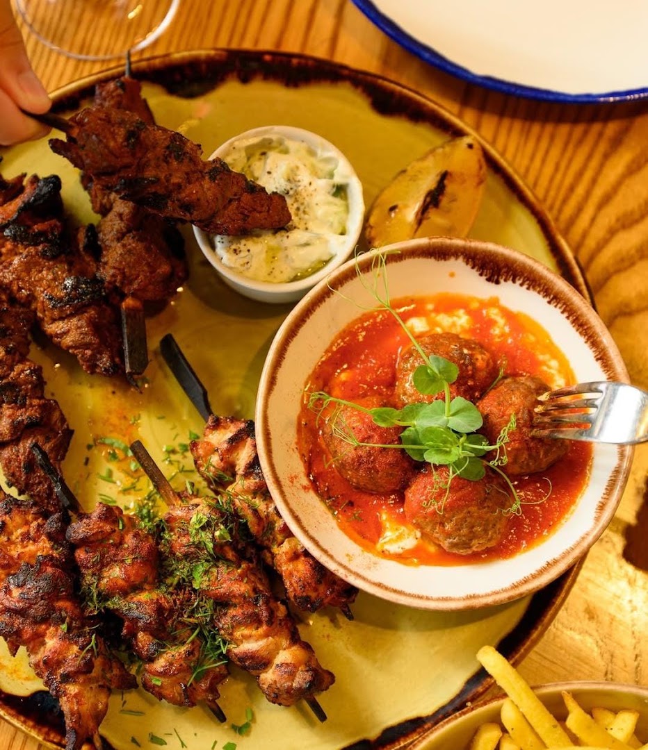 Manakis: appetizing, high-quality food photography