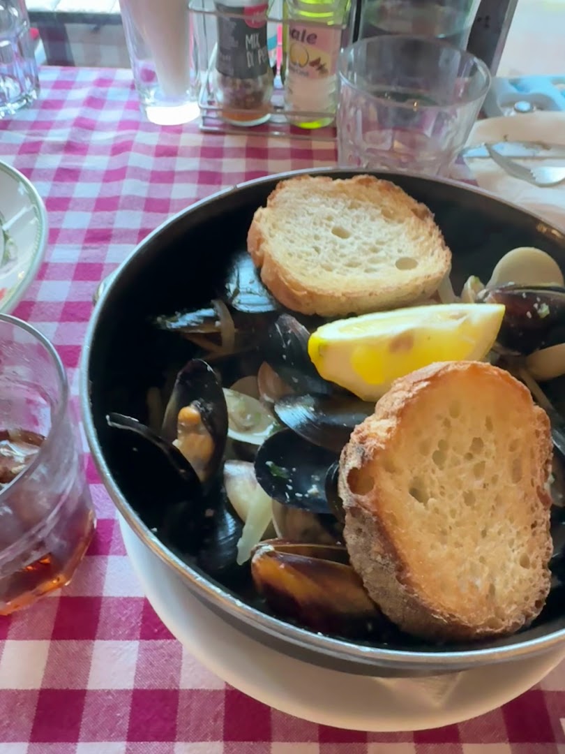 Peppino’s: appetizing photo of restaurant food