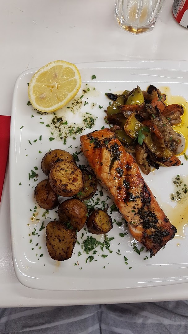 Quattro Fratelli: appetizing, well-lit food presentation