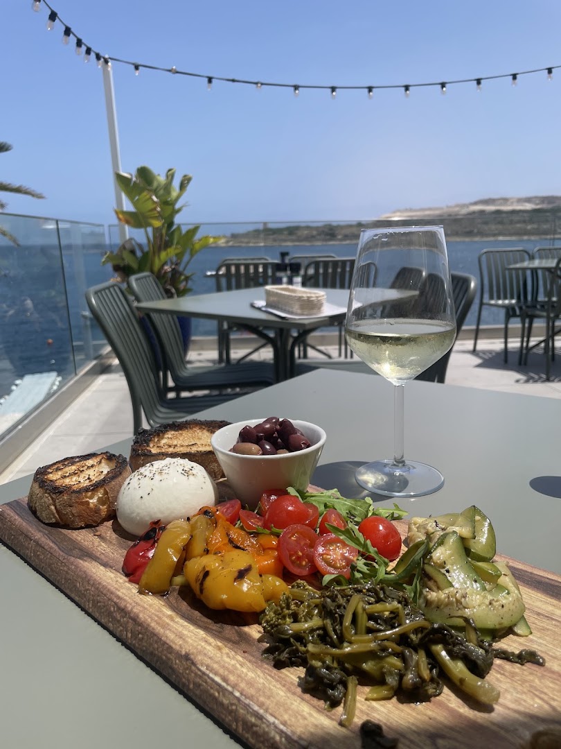 Vecchia Napoli Qawra: appetizing food with beautiful view
