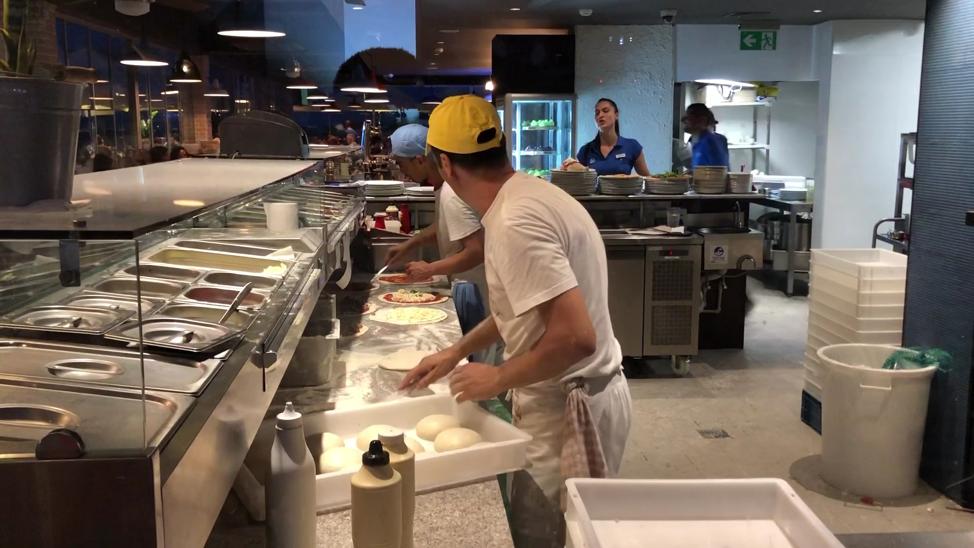 Vecchia Napoli Qawra: authentic kitchen food preparation