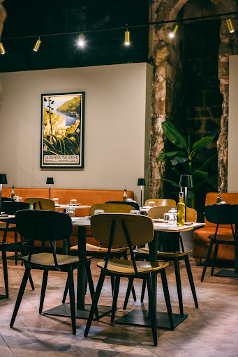 Grana: attractive, professional interior atmosphere shot